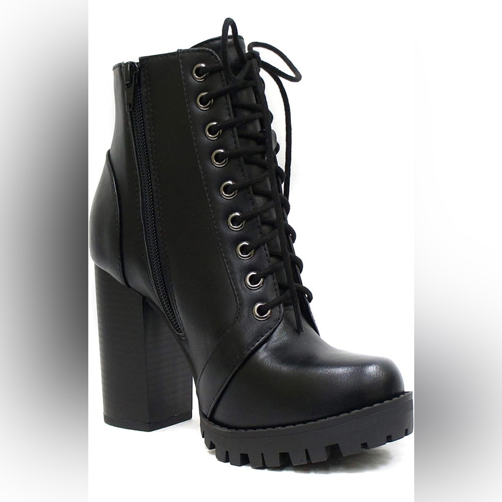 Platform heel laced boots in black